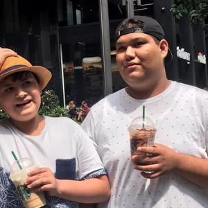 Meet your Posher, Delia